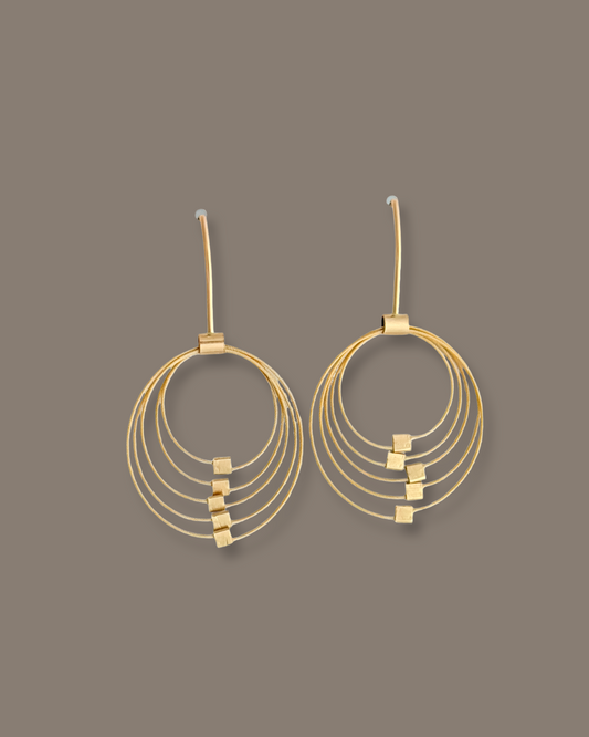 Grad Circle Hook Cable Earrings