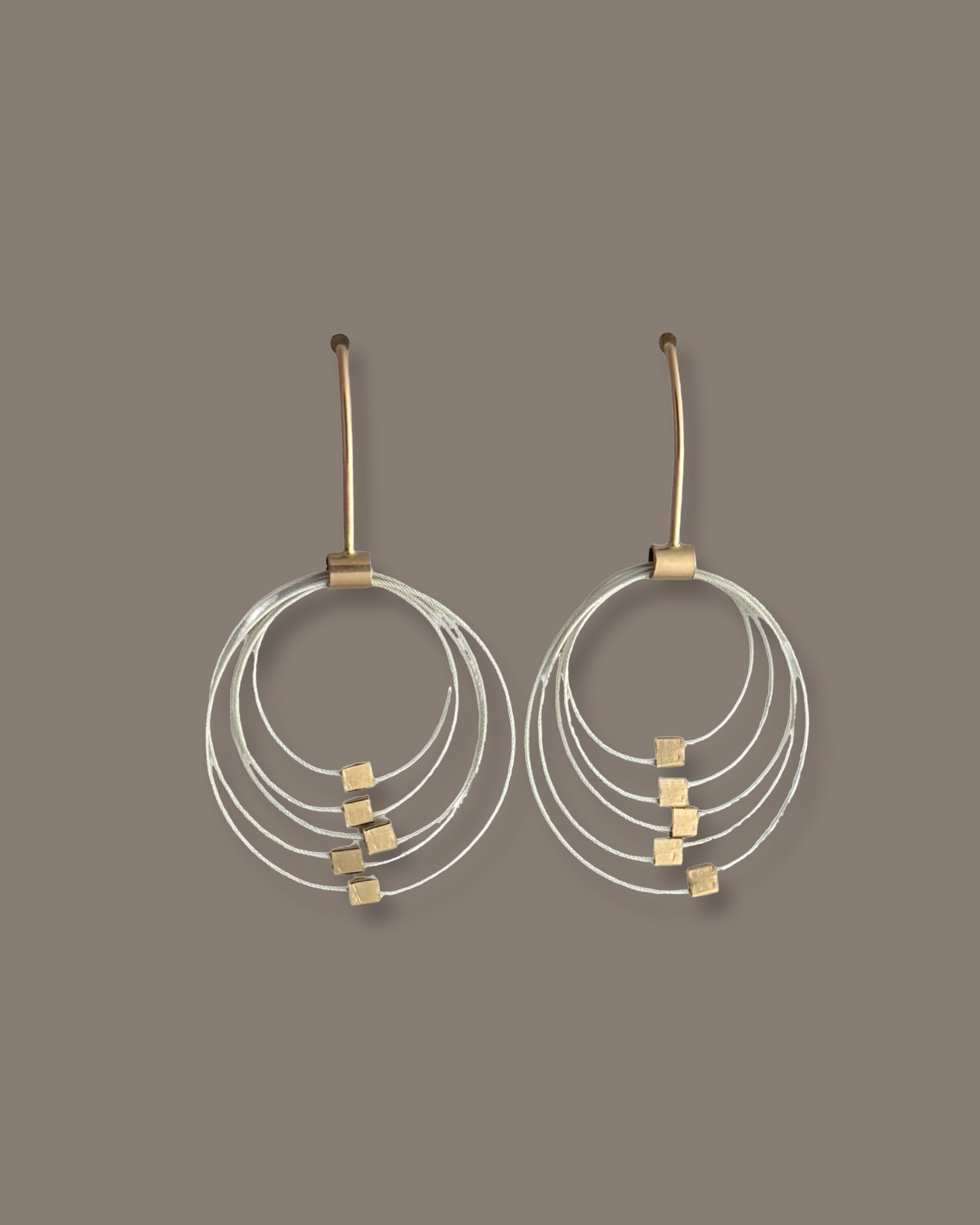 Grad Circle Hook Cable Earrings