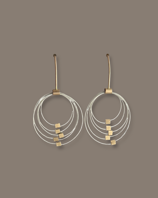 Grad Circle Hook Cable Earrings