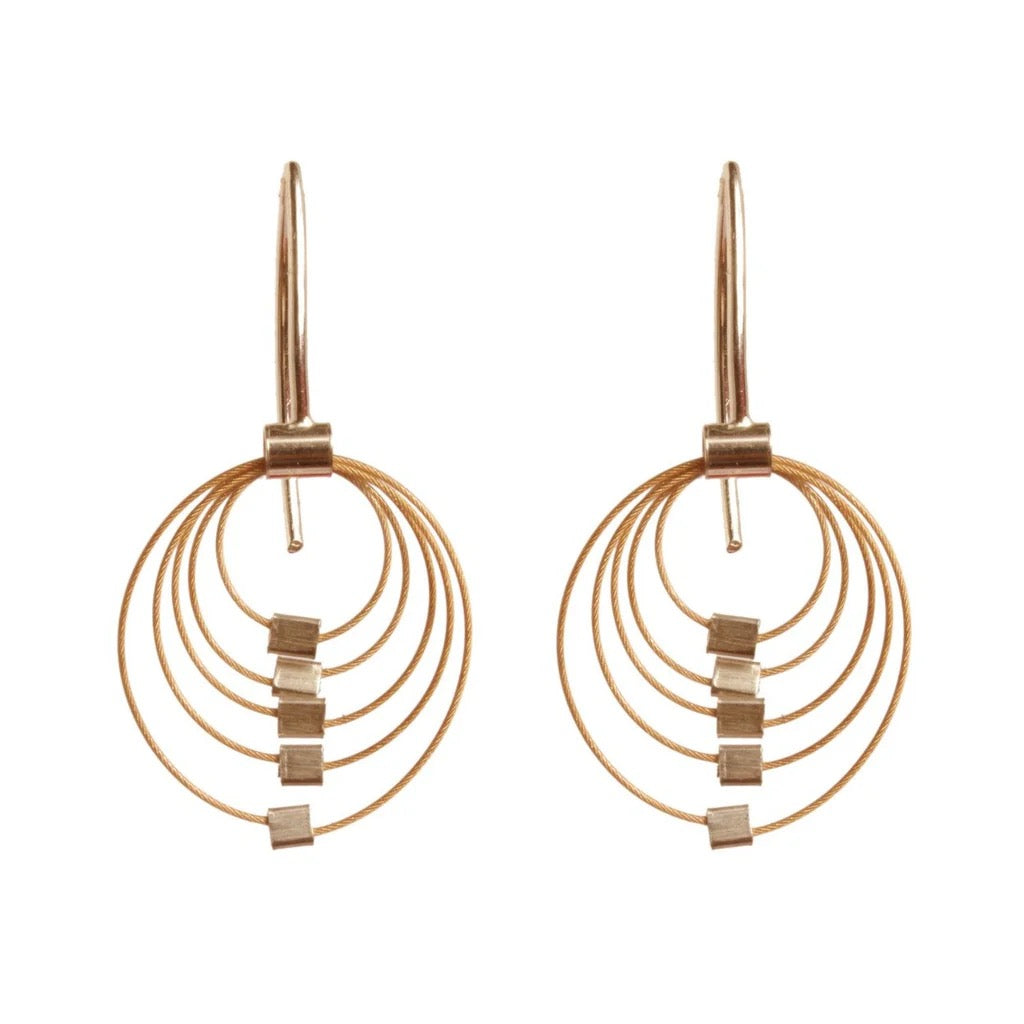 Mini Grad Circle Hook Cable Earrings